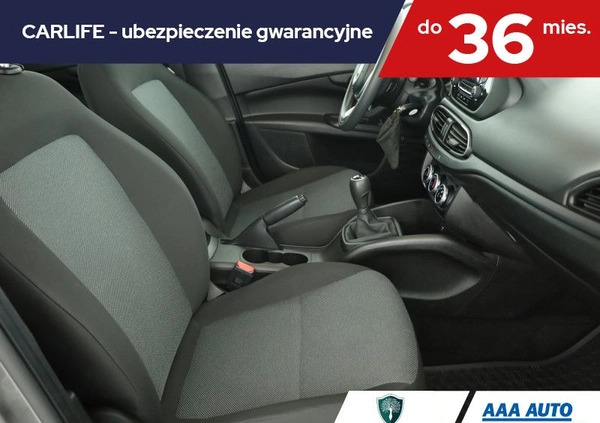 Fiat Tipo cena 52000 przebieg: 33564, rok produkcji 2021 z Katowice małe 172